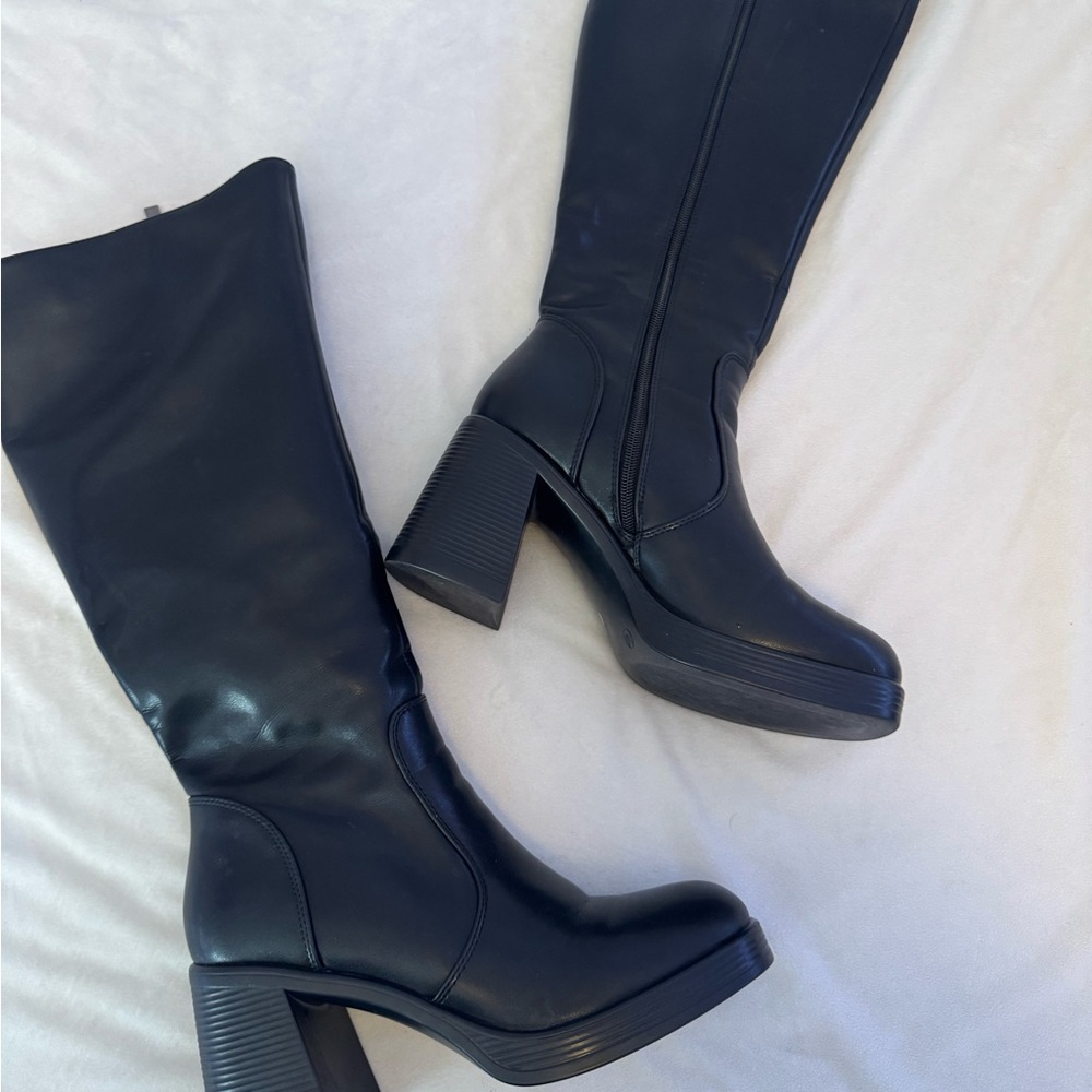 Black Heeled Boots for Women